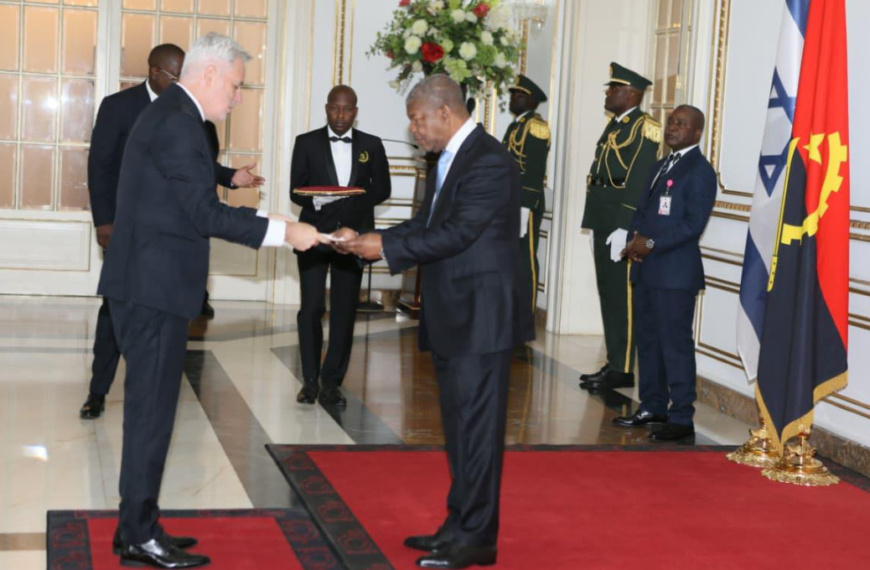 Embajador de Israel Leo Vinovezky presenta credenciales en Angola