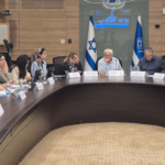 La burocracia que frena la integración: inmigrantes exigen una reforma urgente en la validación de títulos