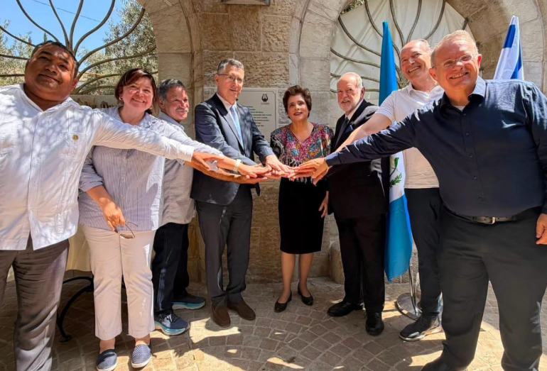 Guatemala reafirma sus lazos históricos con Jerusalén con la inauguración de una placa conmemorativa en la Ciudad de David