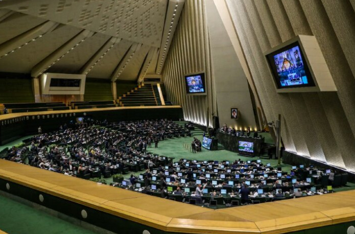 El Parlamento iraní pide iniciar la salida del TNP: ¿Cómo podría cambiar el futuro geopolítico de Medio Oriente?